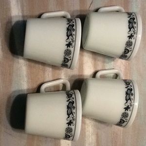 Four Pyrex coffee cups Old town blue